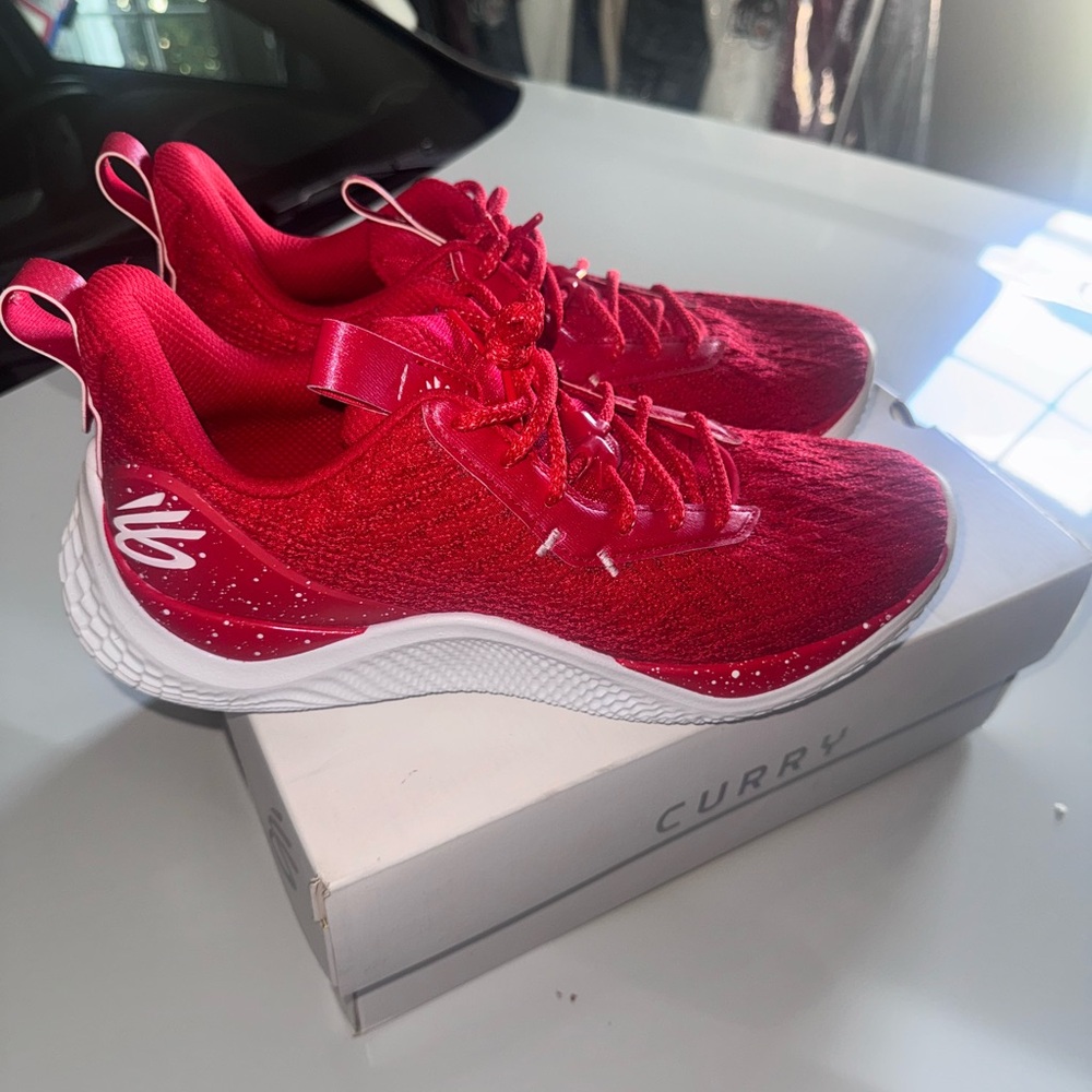 Men’s Red Curry 5 Basketball shoe